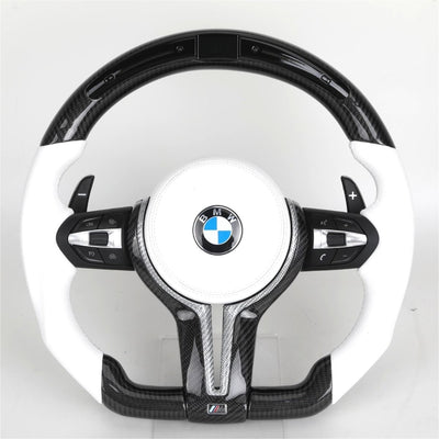 Volant signature avec monogramme personnalisé, made-to-measure pour véhicule de prestige